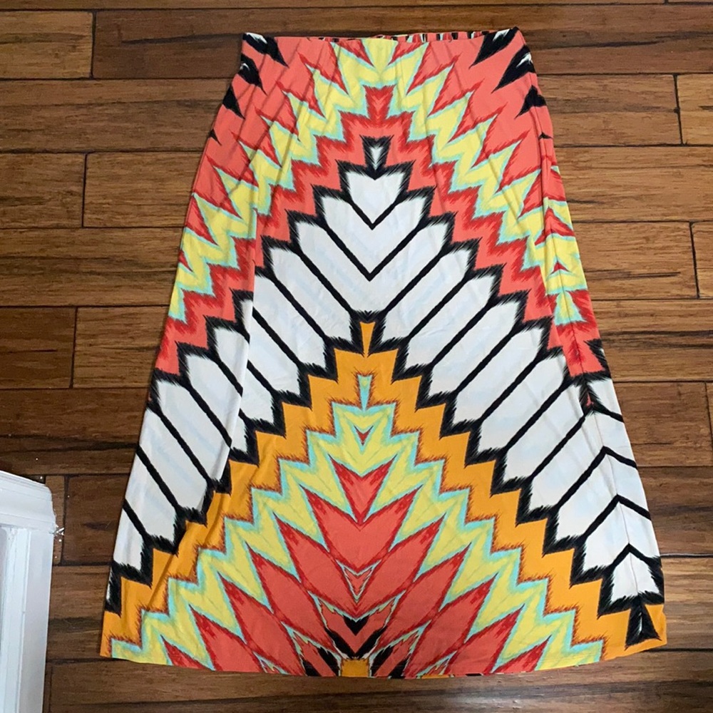 bright maxi skirt. 💛